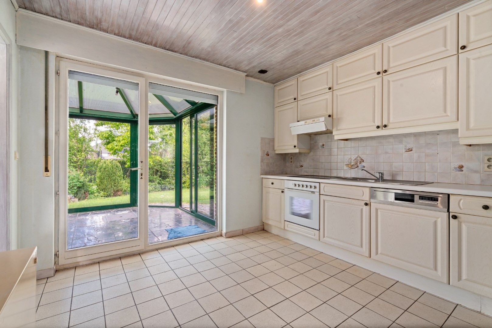 Te koop te Moerbeke – Ruime open bebouwing met 3 slaapkamers, open zolder, tuin en garage foto 7