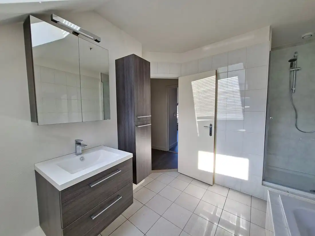 Knus dakappartement met twee slaapkamers foto 20