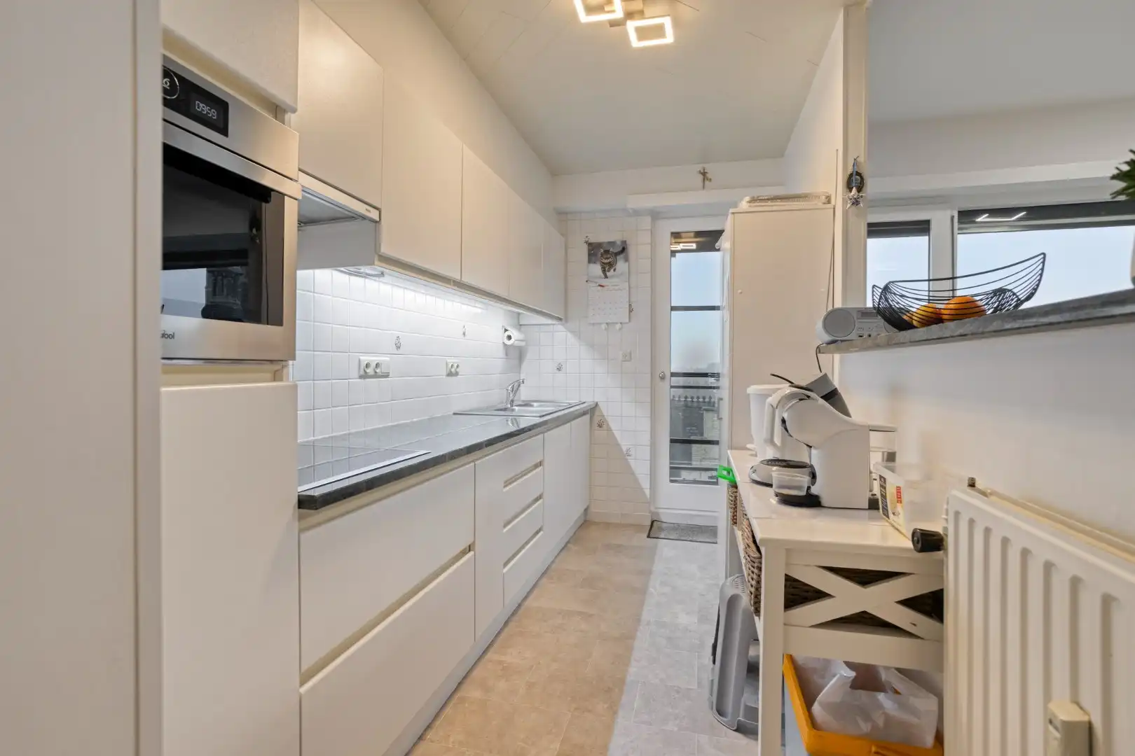 Zeer mooi gerenoveerd appartement met 2 slaapkamers en garage! foto 8