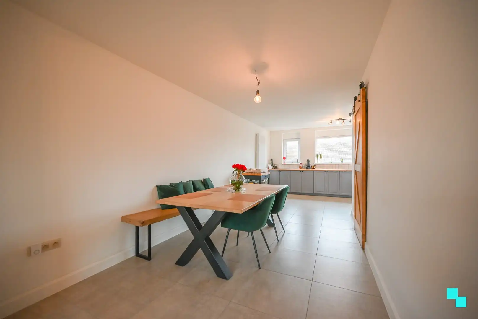 Bel-etagewoning nabij het centrum van Waregem! foto 9