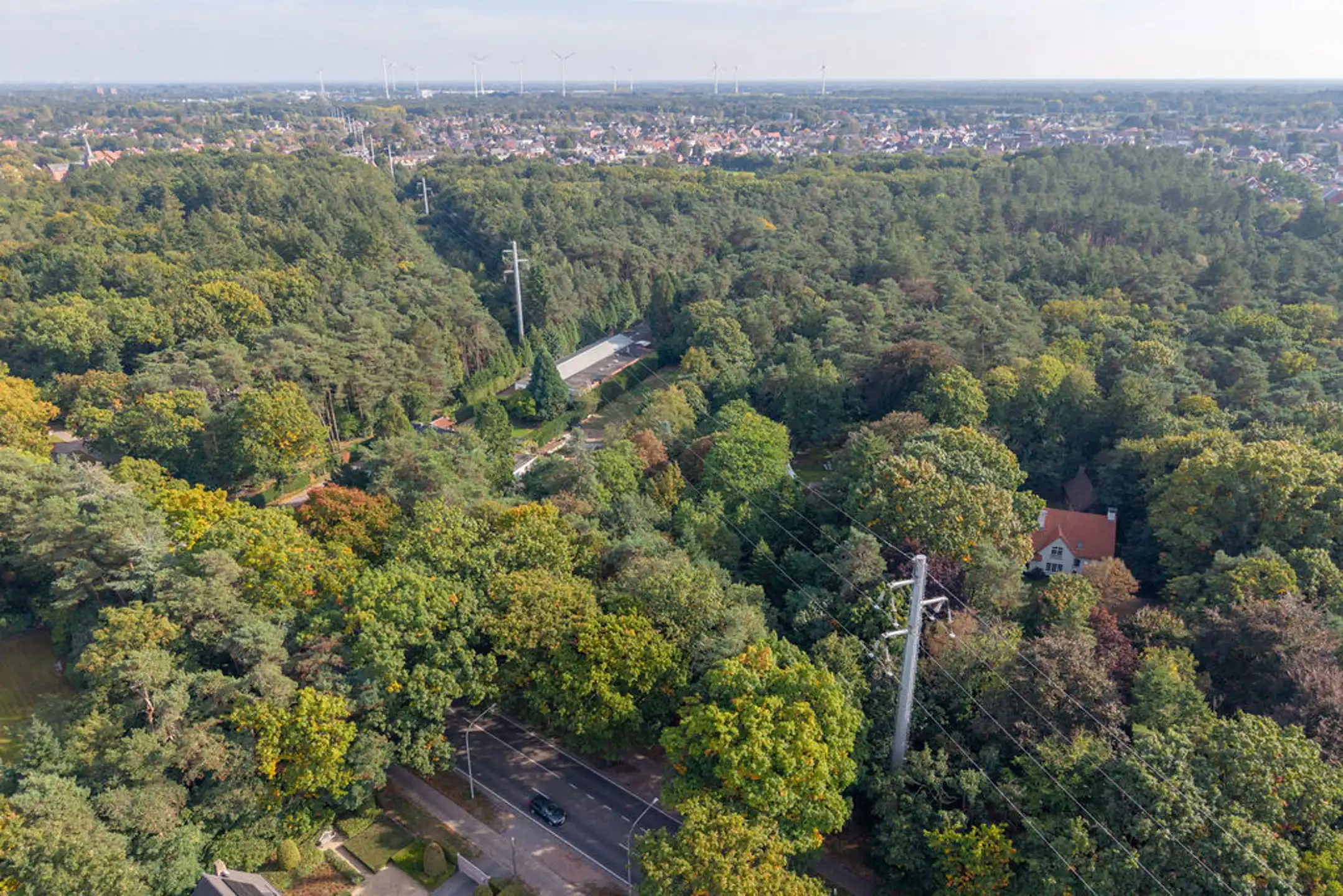 Bouwgrond / grondig te renoveren woning op 7.106m² grond. foto 8