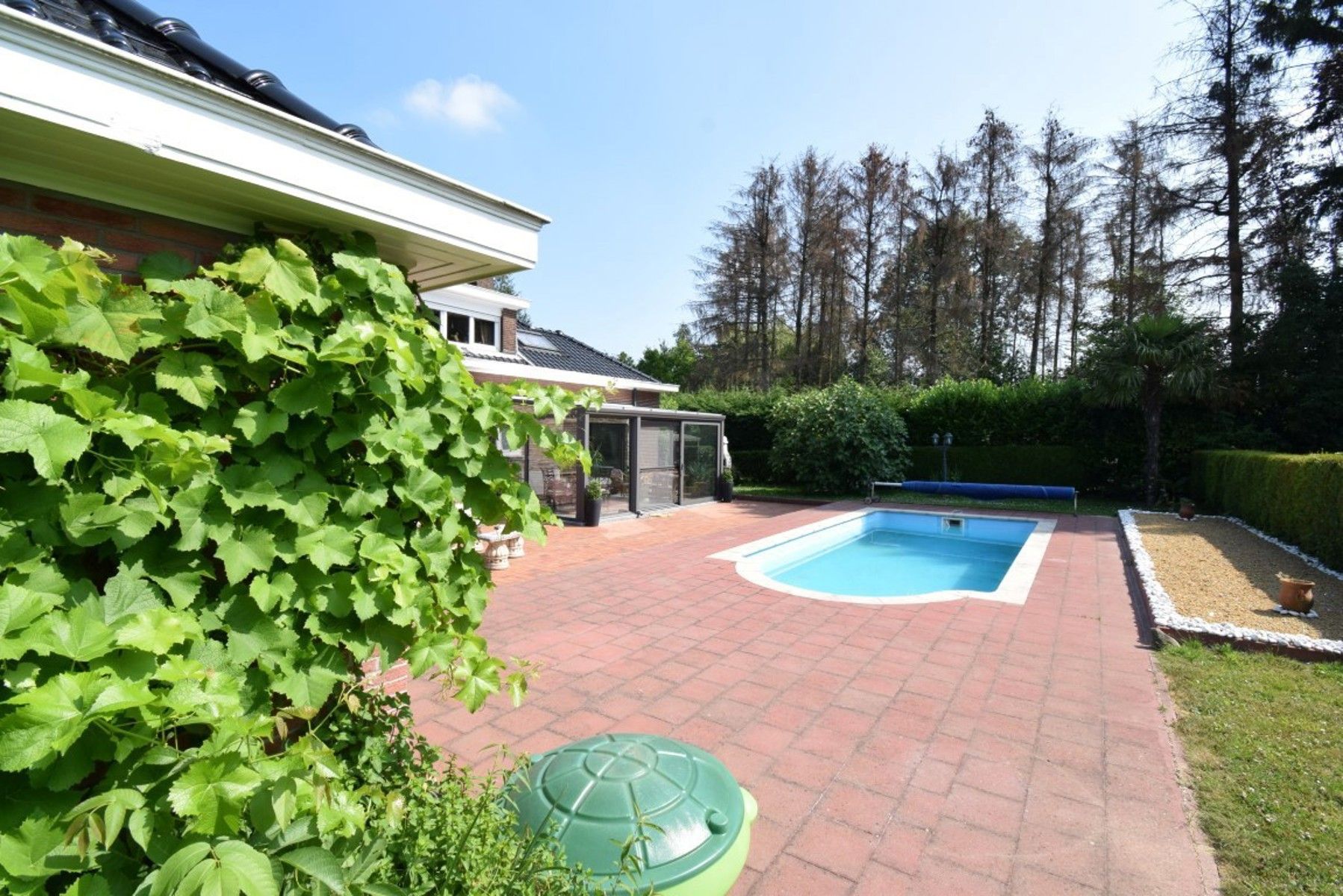 Ruime villa met 5 slaapkamers en zwembad foto 10