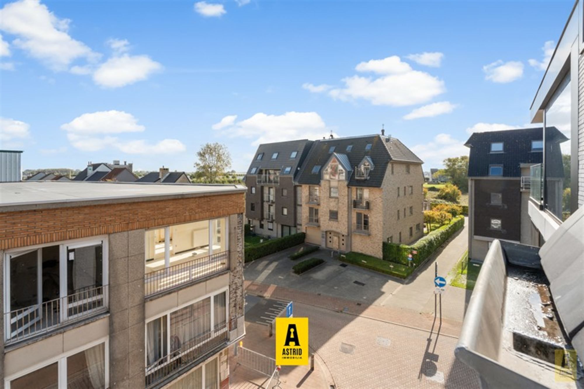 🌊 Instapklaar duplexappartement in hartje Bredene! foto 17