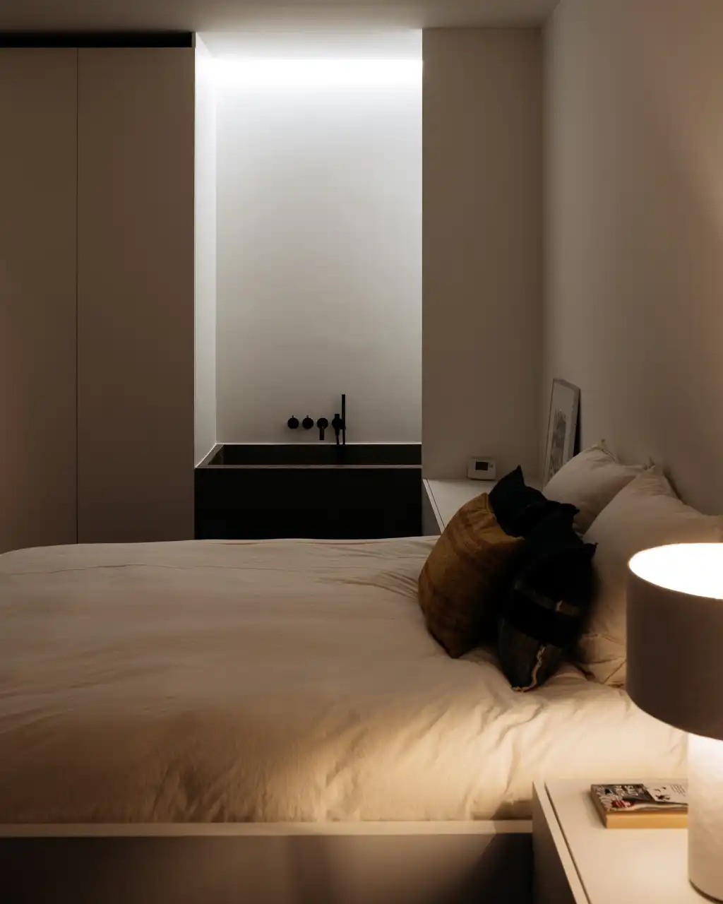 High-end duplexpenthouse met drie terrassen, gelegen in een architecturaal hoogstaand gebouw naar ontwerp van Element Architecten. foto 14