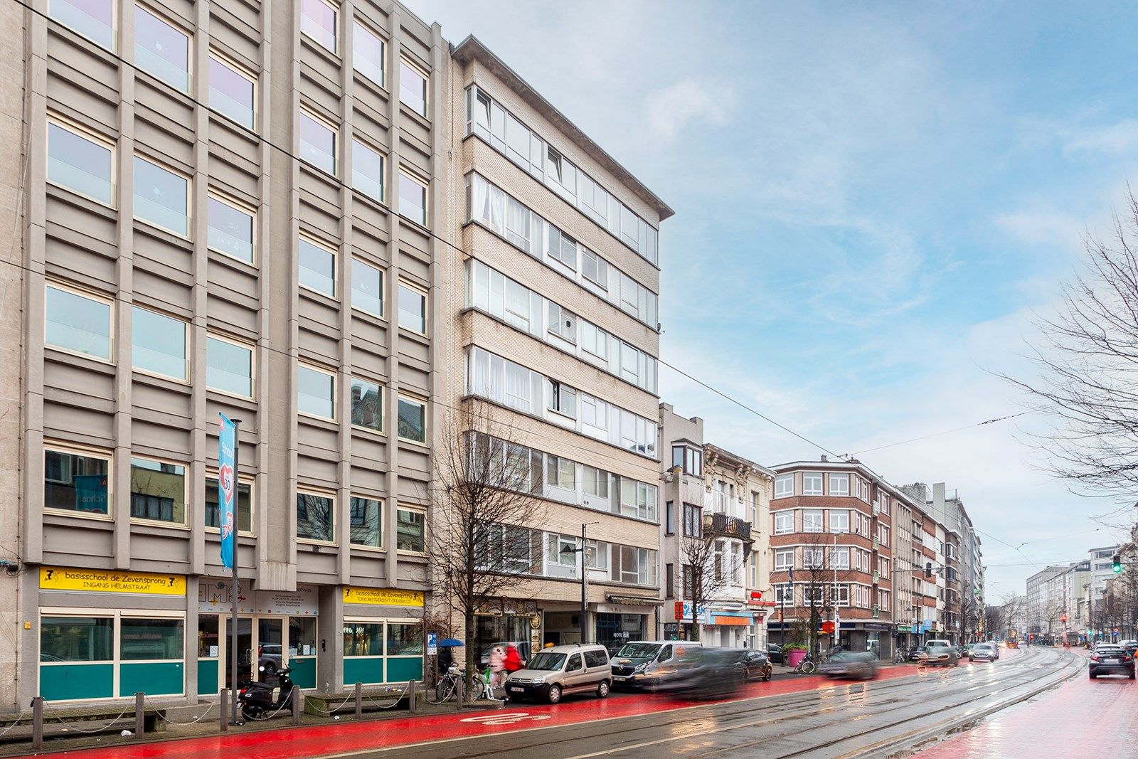 Instapklaar en ruim appartement met 2/3 slpks en terras foto 17