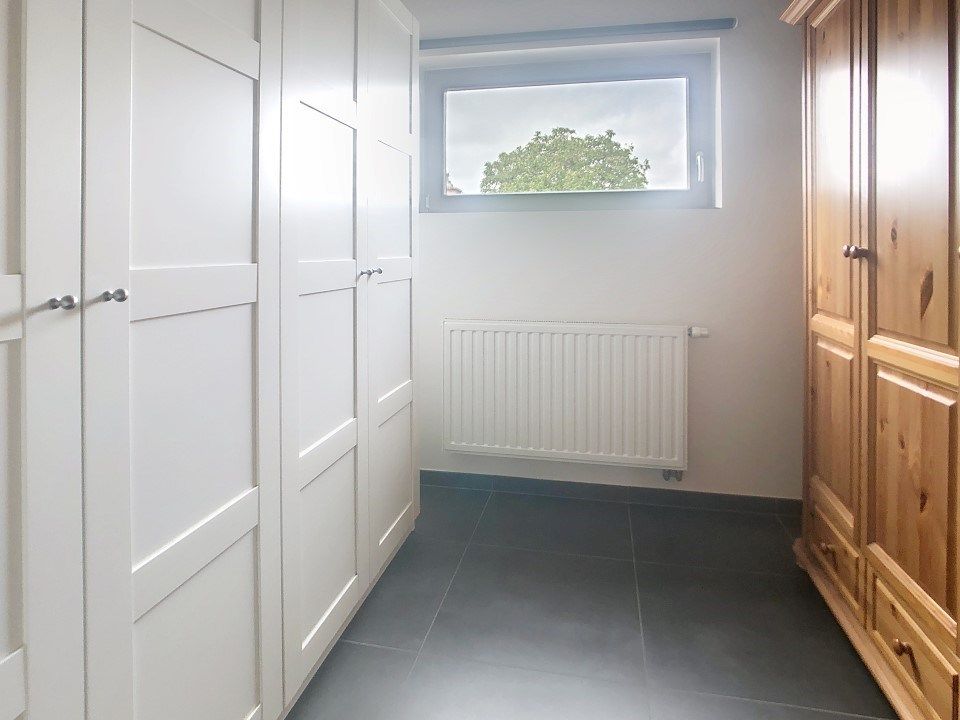 Recent vernieuwde woning in het centrum van Westrozebeke foto 8