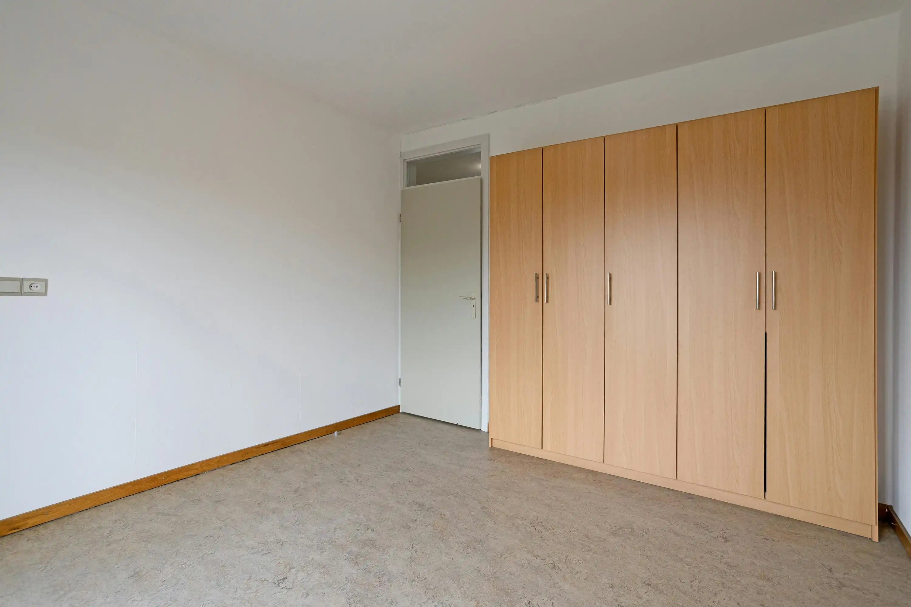 Appartement met vier kamers en garage te koop in Ieper foto 13