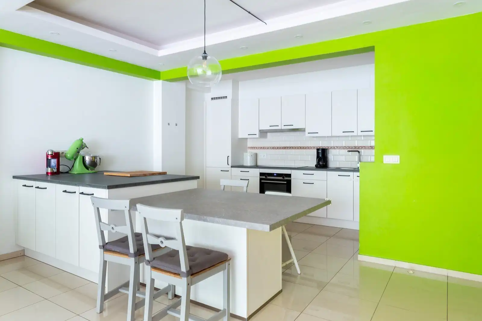 Uiterst ruim vierslaapkamer appartement tussen het Stadspark en de Theaterbuurt!  foto 9