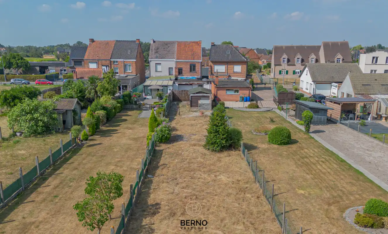 Landelijk gelegen renovatiewoning op 706 m² foto 13