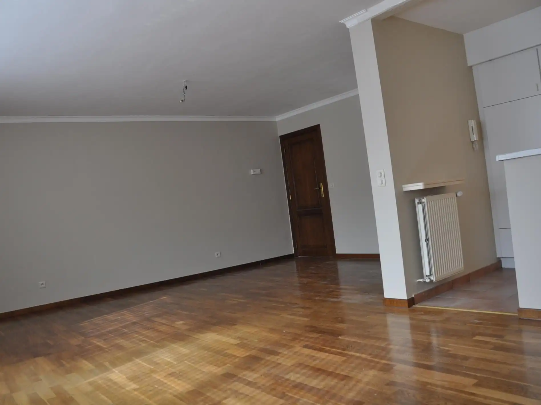 Ruim en verzorgd appartement met 2 slaapkamers in residentiële buurt - garagebox mogelijk. foto 3