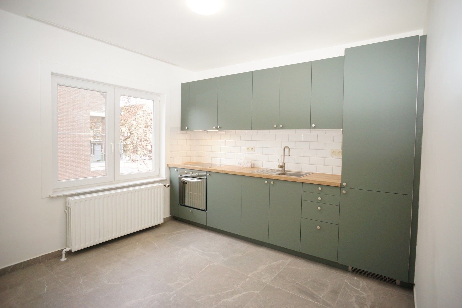Gerenoveerd appartement met 3 slaapkamers foto 5