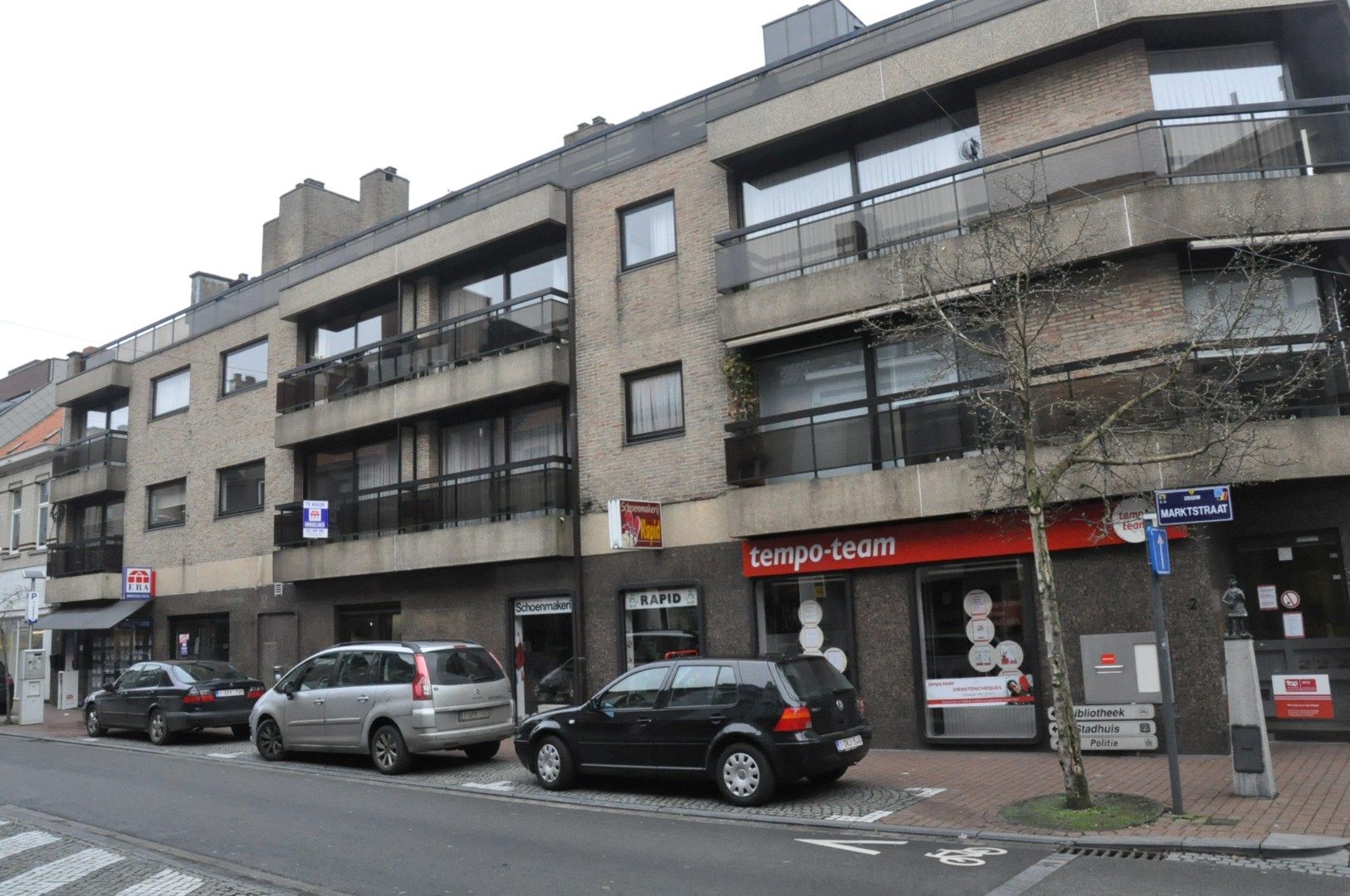 Verzorgd appartement in het centrum van Izegem - twee slaapkamers. foto 2