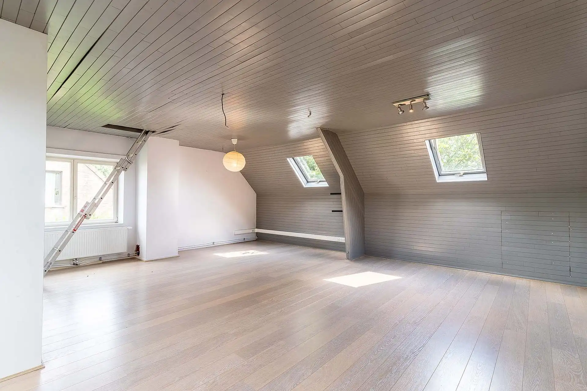 Vrijstaande ruime woning in Hove met 5 slaapkamers foto 19