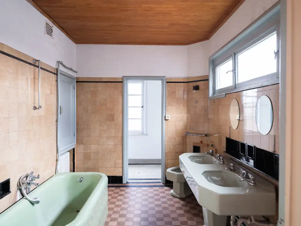 Uitzonderlijk aanbod aan het Miljoenenkwartier - Bijzonder karaktervolle, op te frissen, art-déco woning met fenomenale stadstuin nabij het Paul De Smet de Naeyerpark. foto 16