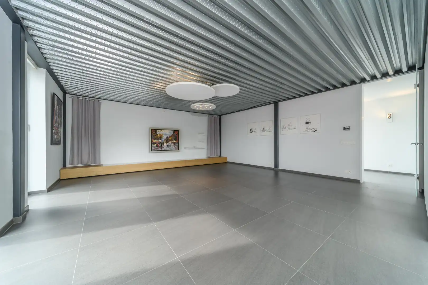 Zeer ruime, moderne en luxueuze villa foto 3