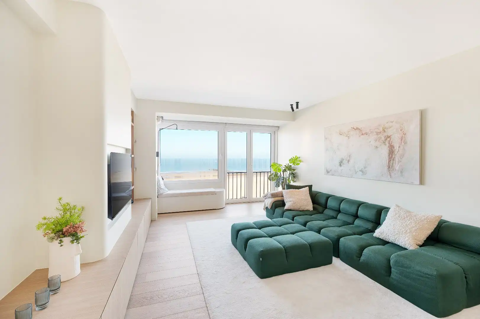 Luxueus gerenoveerd 3 slaapkamer appartement met frontaal zeezicht, nabij het Albertplein.  foto 6