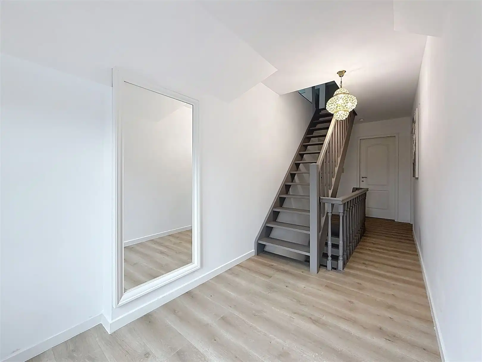 Ruime gerenoveerde woning, 5 slpks, 2 bdks, tuin, 11a 11ca  foto 27