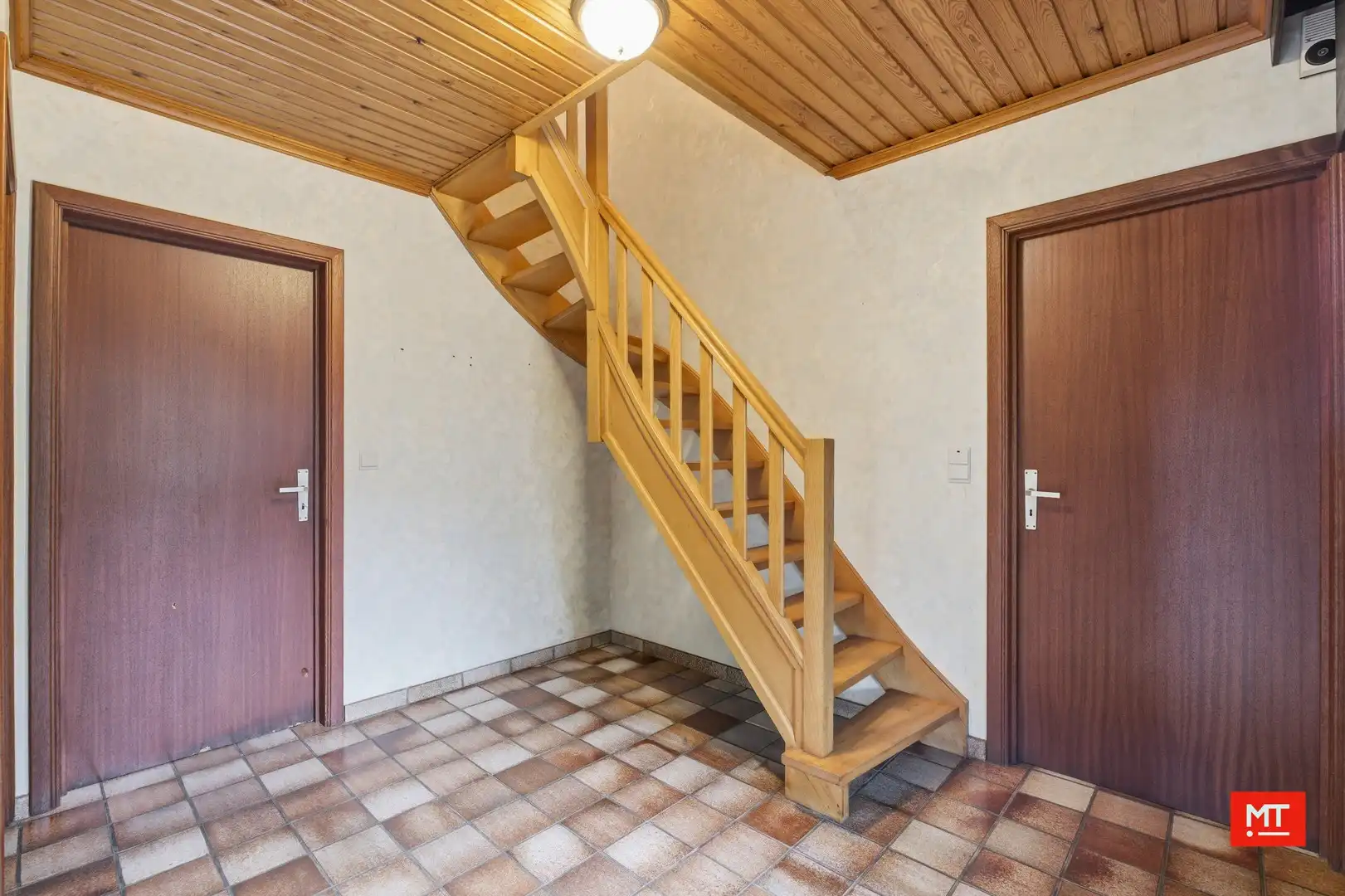 Ruime alleenstaande woning te koop op een rustige locatie te Beselare foto 14
