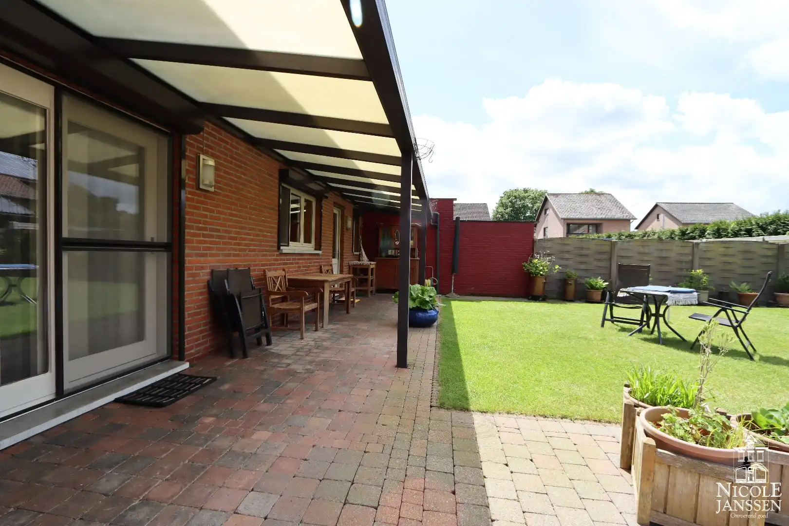 Energiezuinige instapklare woning met garage en tuin foto 23