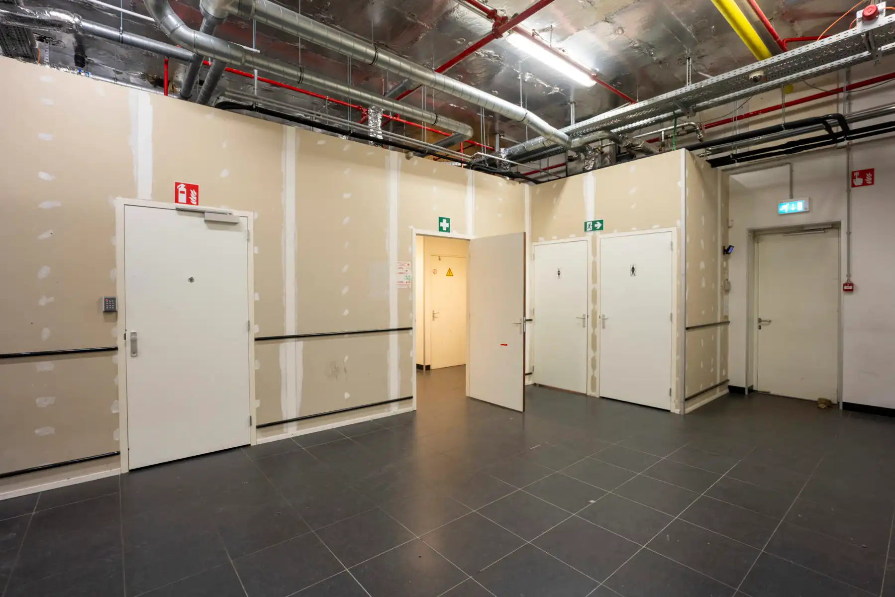 Commerciële toplocatie in Shopping Den Tir foto 8