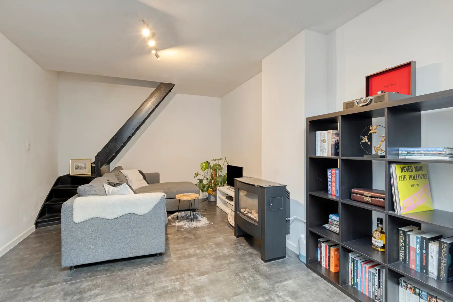 TE KOOP - charmante stadwoning in rustige straat  foto 3