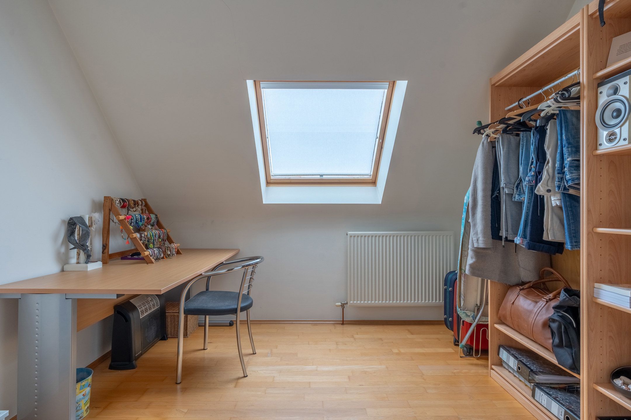 Ruime gezinswoning met 4 slpk's, tuin en garage te Turnhout. foto 20