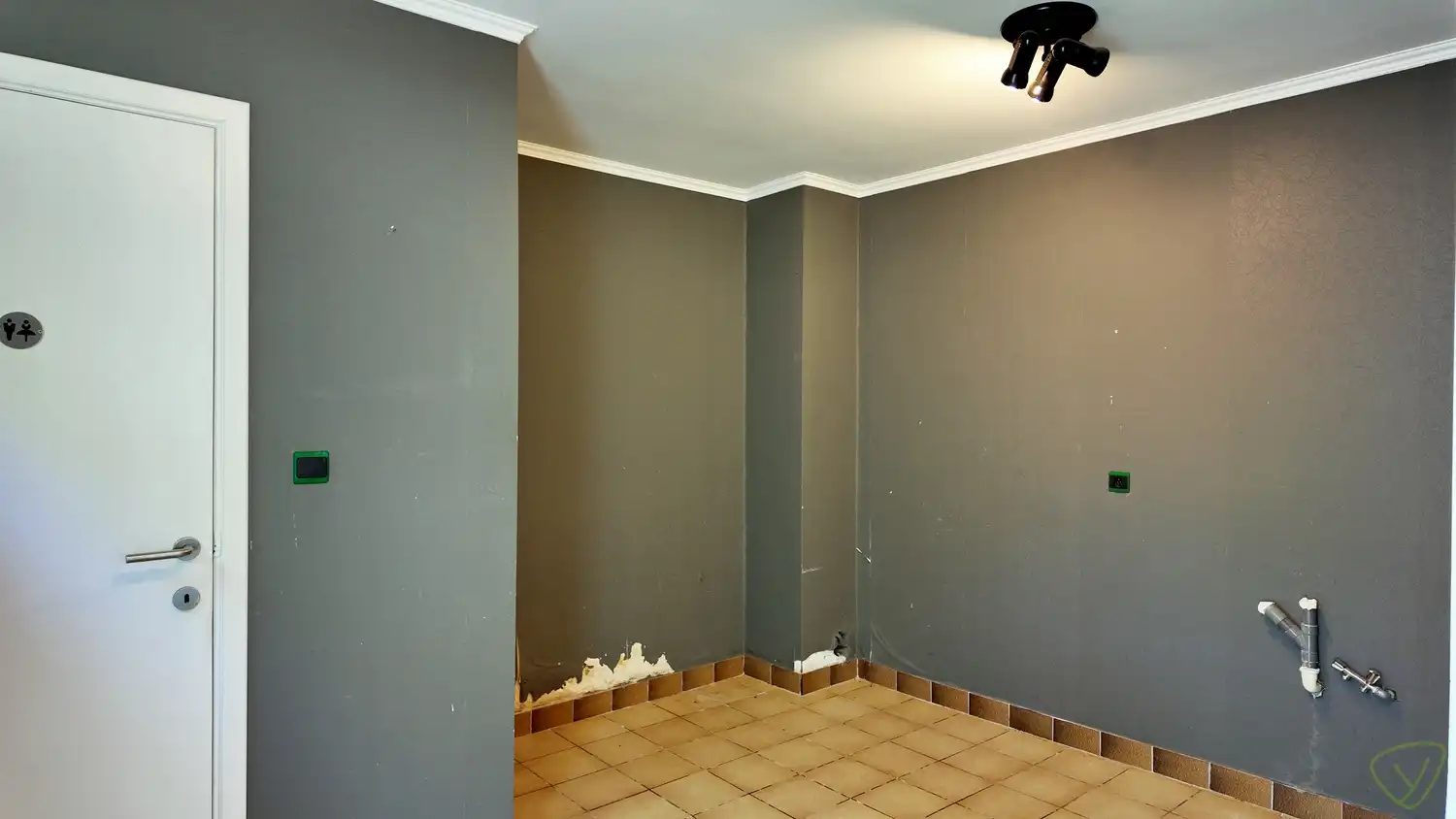 Te renoveren woning met weide op royaal perceel in Eeklo foto 9