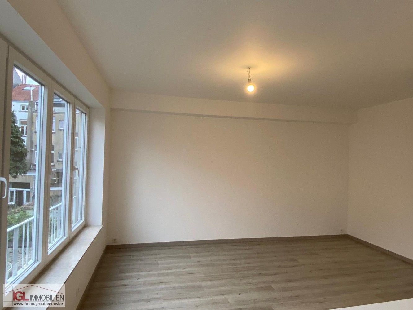 Gerenoveerde studio van 35m² op wandelafstand van het Fernand Cocqplein foto 4