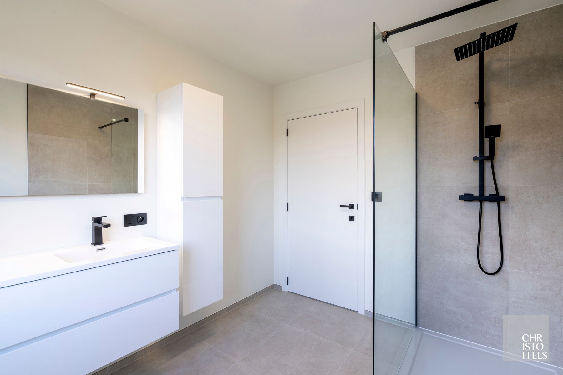 Stijlvol gerenoveerde gezinswoning met tuin op ideale locatie!  foto 9