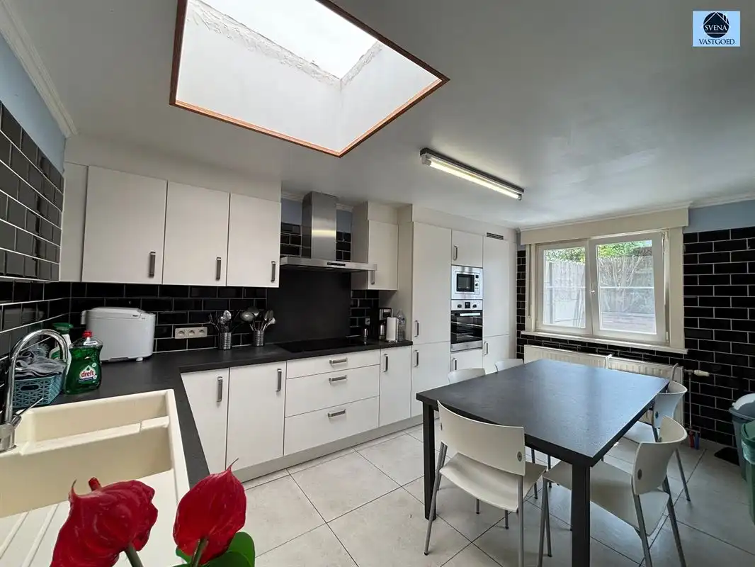SOLIDE RUIME WONING MET 6 SLAAPKAMERS foto 3