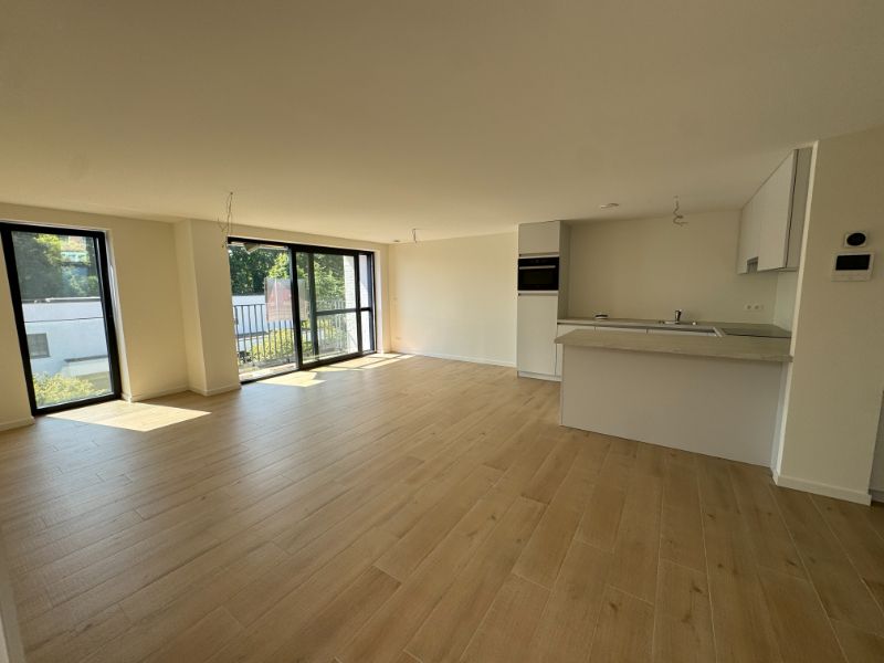 Nieuw luxe app 2e VD, 2 slpk met terras, carport & zonnepanelen foto 2