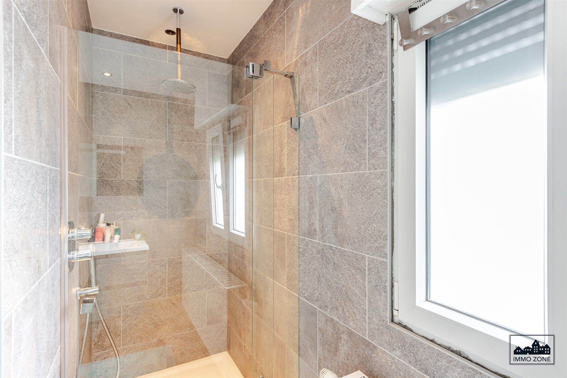 Woning met 4 slaapkamers én magazijn op toplocatie foto 15