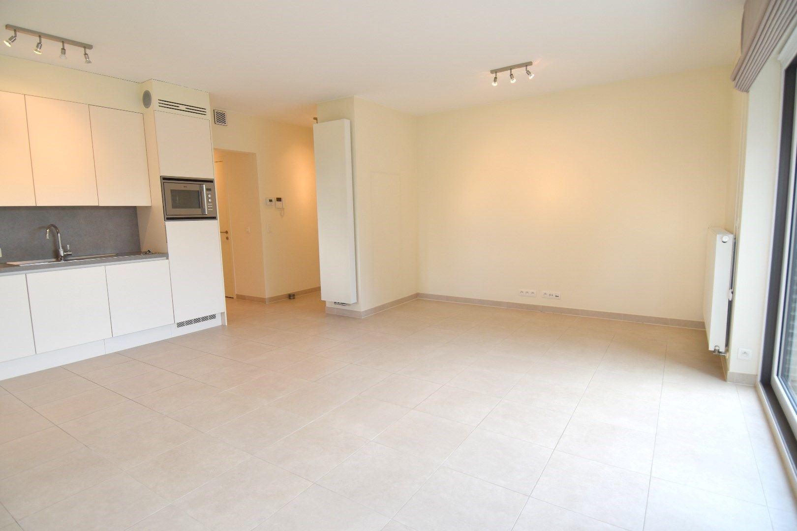 Instapklaar appartement met zicht op de markt, 2 slaapkamers in hartje Gullegem foto 4