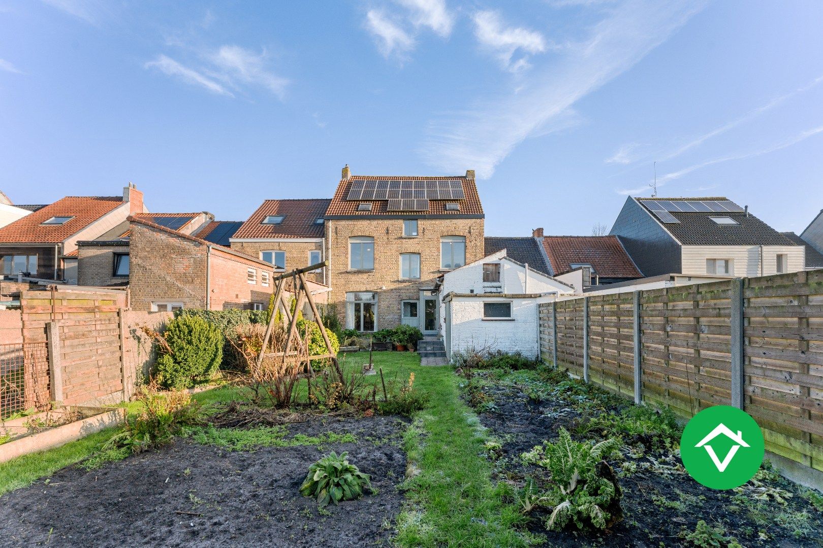 Ruim herenhuis met 4 slaapkamers en aparte garagebox in centrum Gistel foto 28