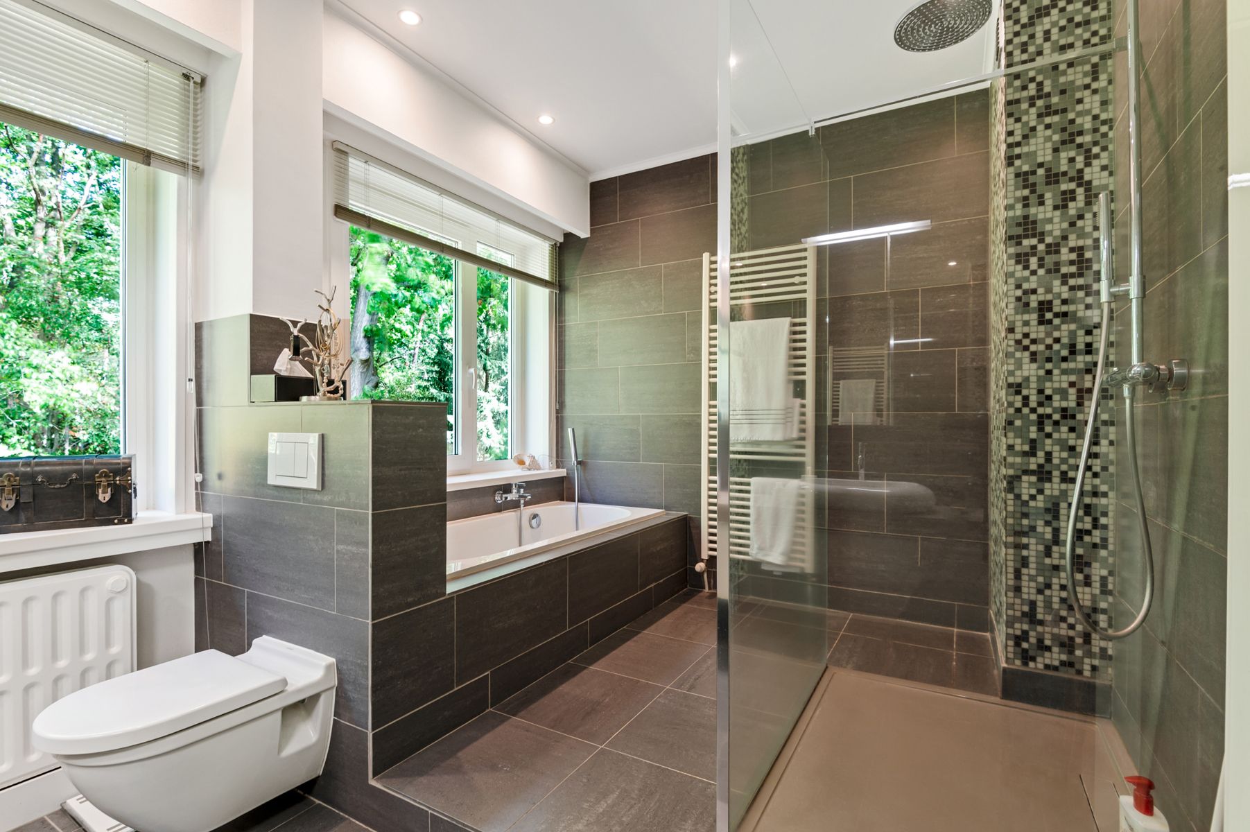 Wonen in het groen: luxueus app. met terrassen & garage foto 9