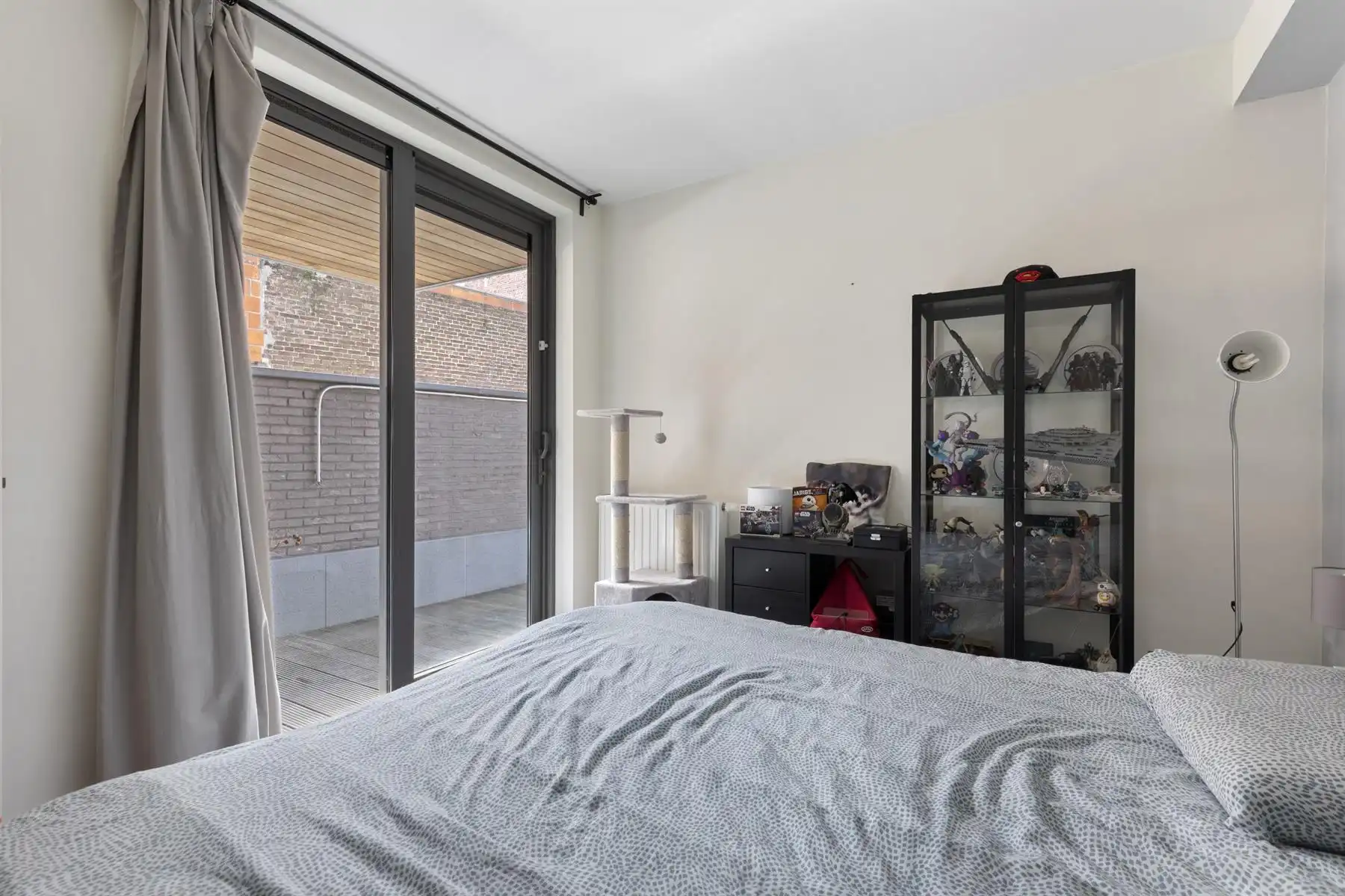 Centraal gelegen duplex appartement met 2 slaapkamers en terrassen te Wetteren  foto 8