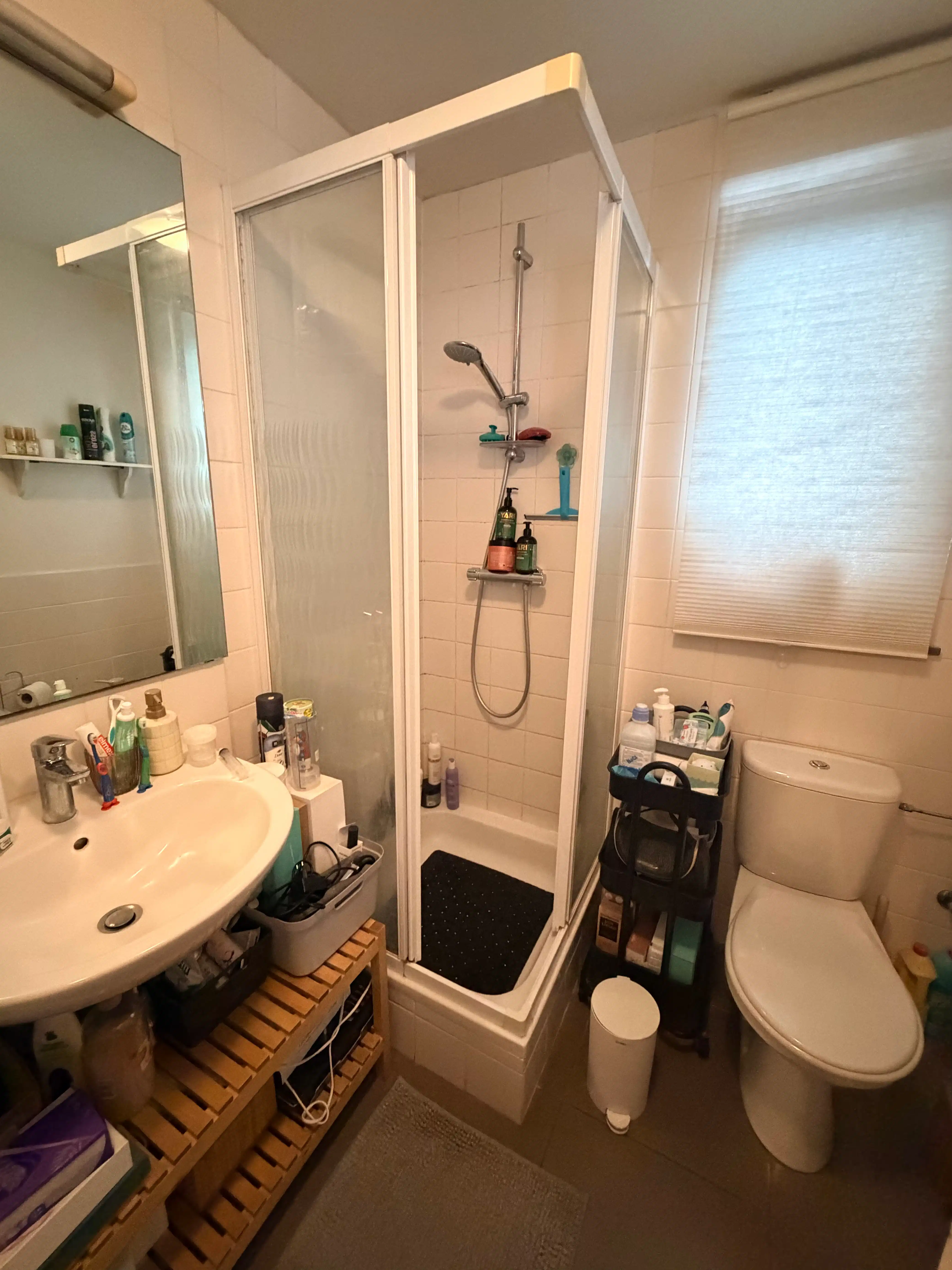 Genk, Vennestraat 387 bus 1: Gezellige duplex met 2 slaapkamers, een bureau en kelderberging. foto 8