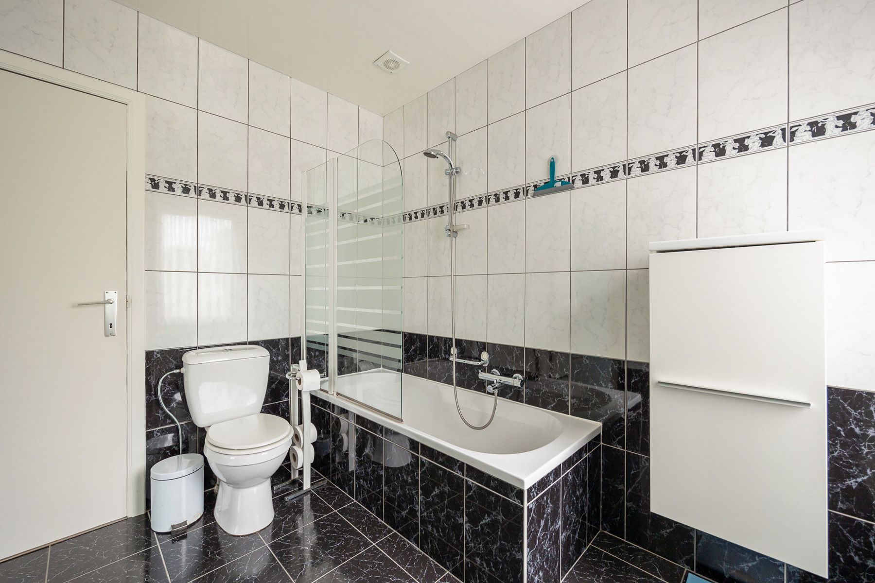Ruime woning met 4 slks en 2 bdks op 886 m² foto 22