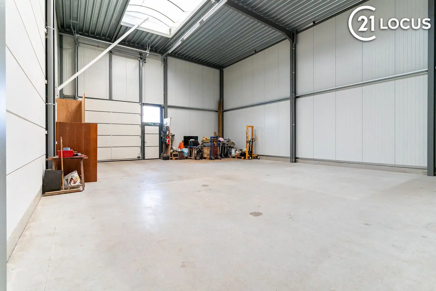 Magazijn te huur in Beveren ! foto 3