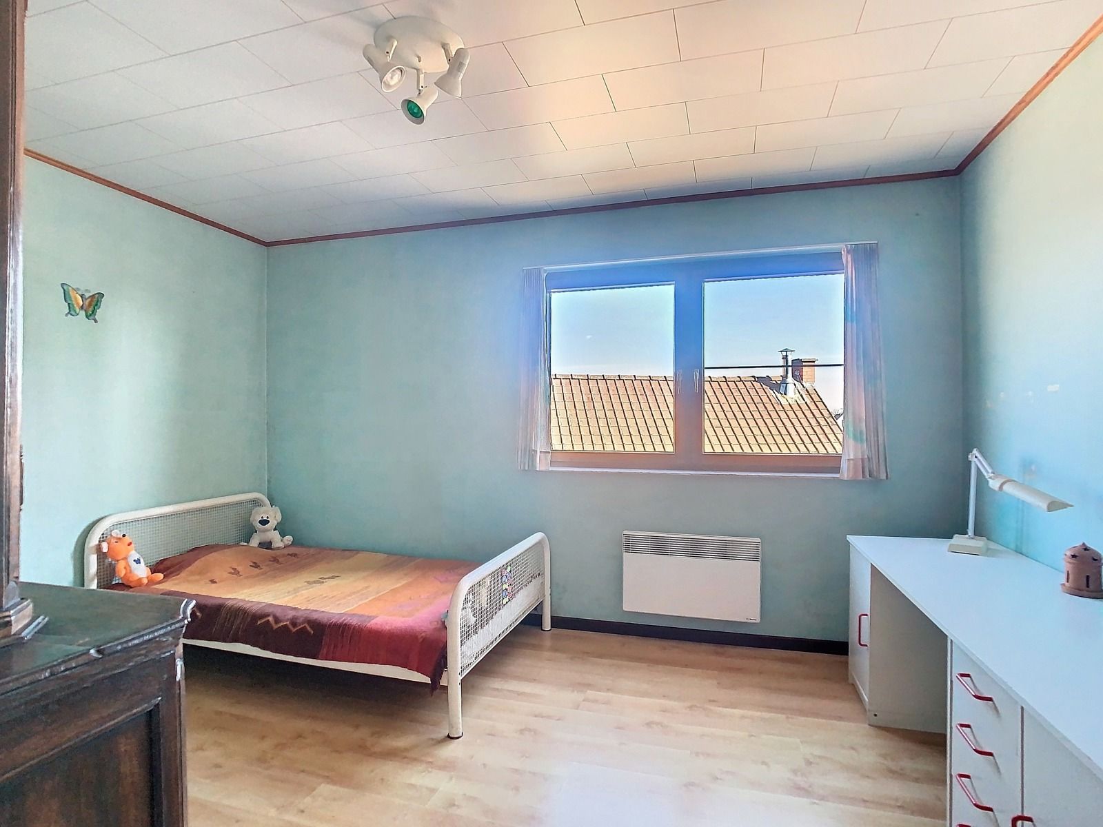 Ruime Woning met 3 SLPK, tuin, opslagruimte én magazijn! foto 8