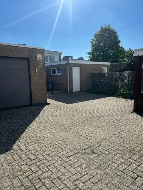 Charmant huis te koop aan de Rodenbachstraat in Hamont-Achel - Ideaal met 2 slaapkamers, bureau, kelder en garage voor uw comfort! foto 24