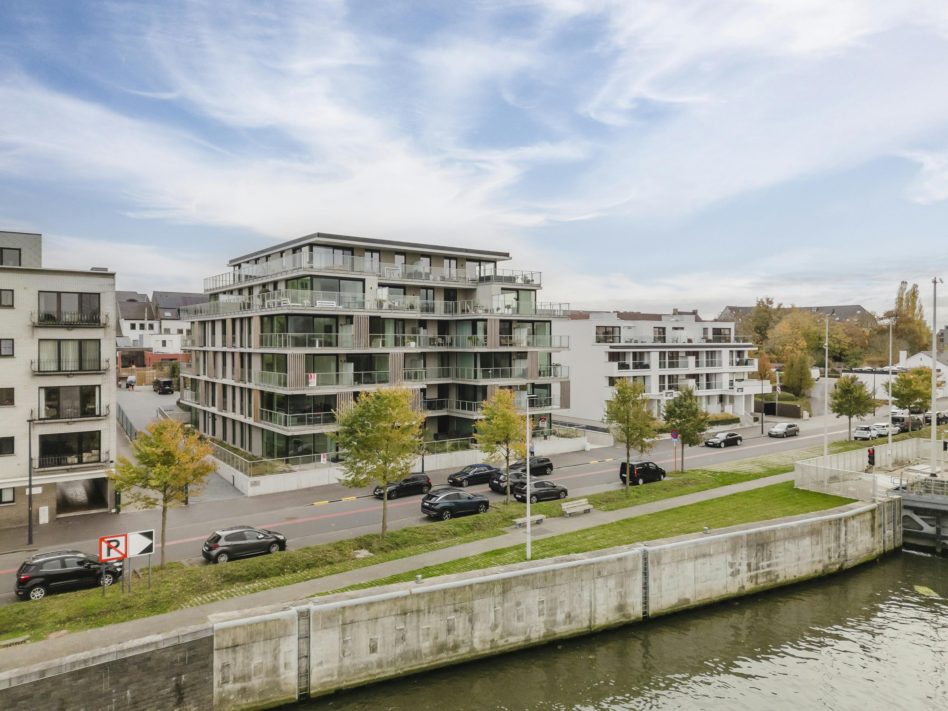 2-slaapkamerappartement te koop aan het water te Harelbeke foto 14