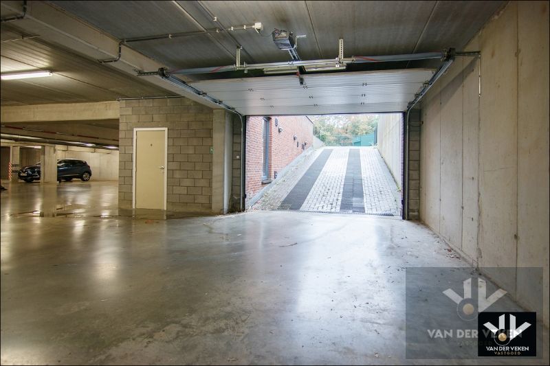 Ruim appartement met overdekt terras op gunstige locatie in Hasselt foto 18