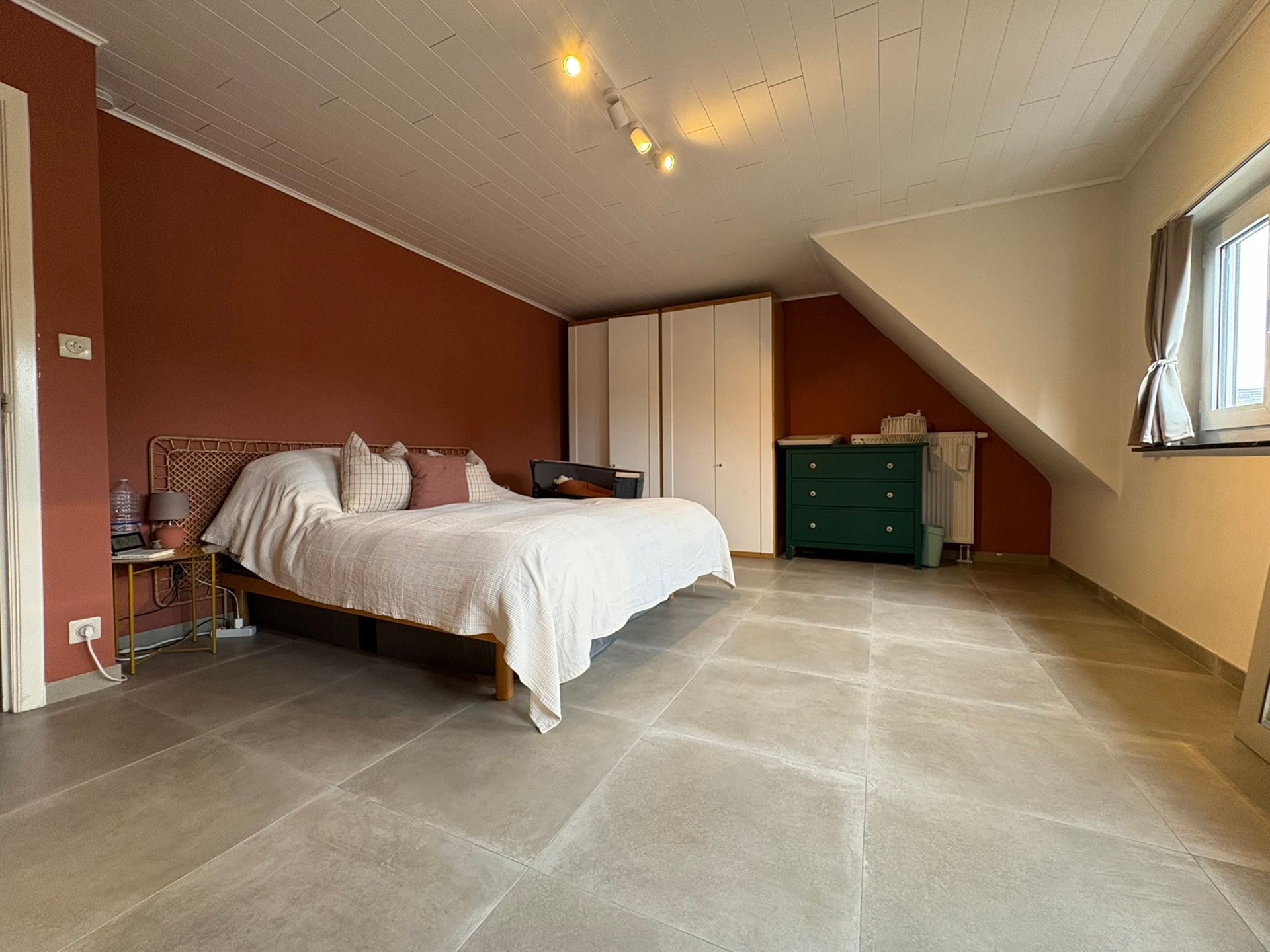 Centraal gelegen rijwoning met tuin foto 9