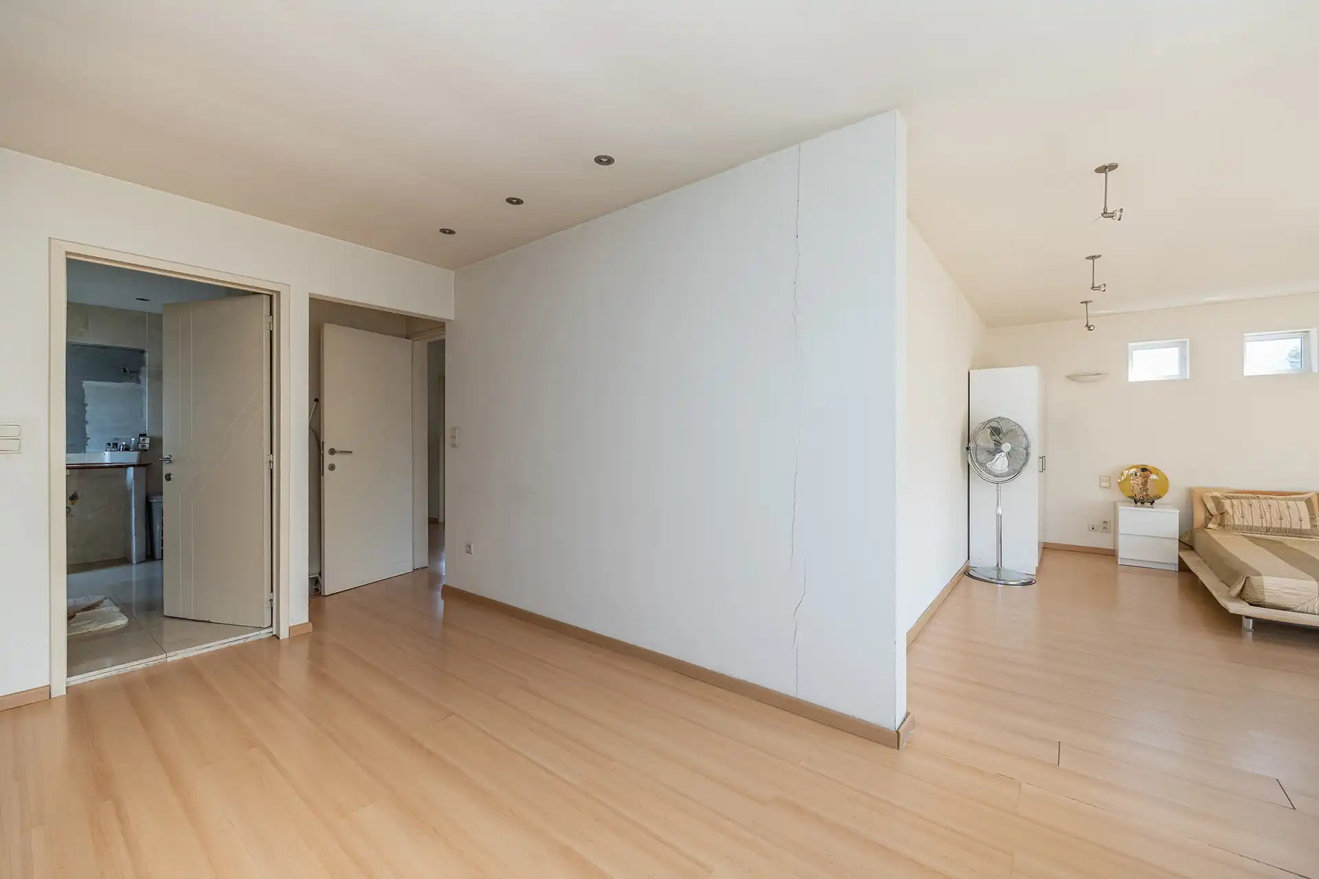 Ruime villa met 4 slpk's en 3 badkamers op toplocatie foto 23