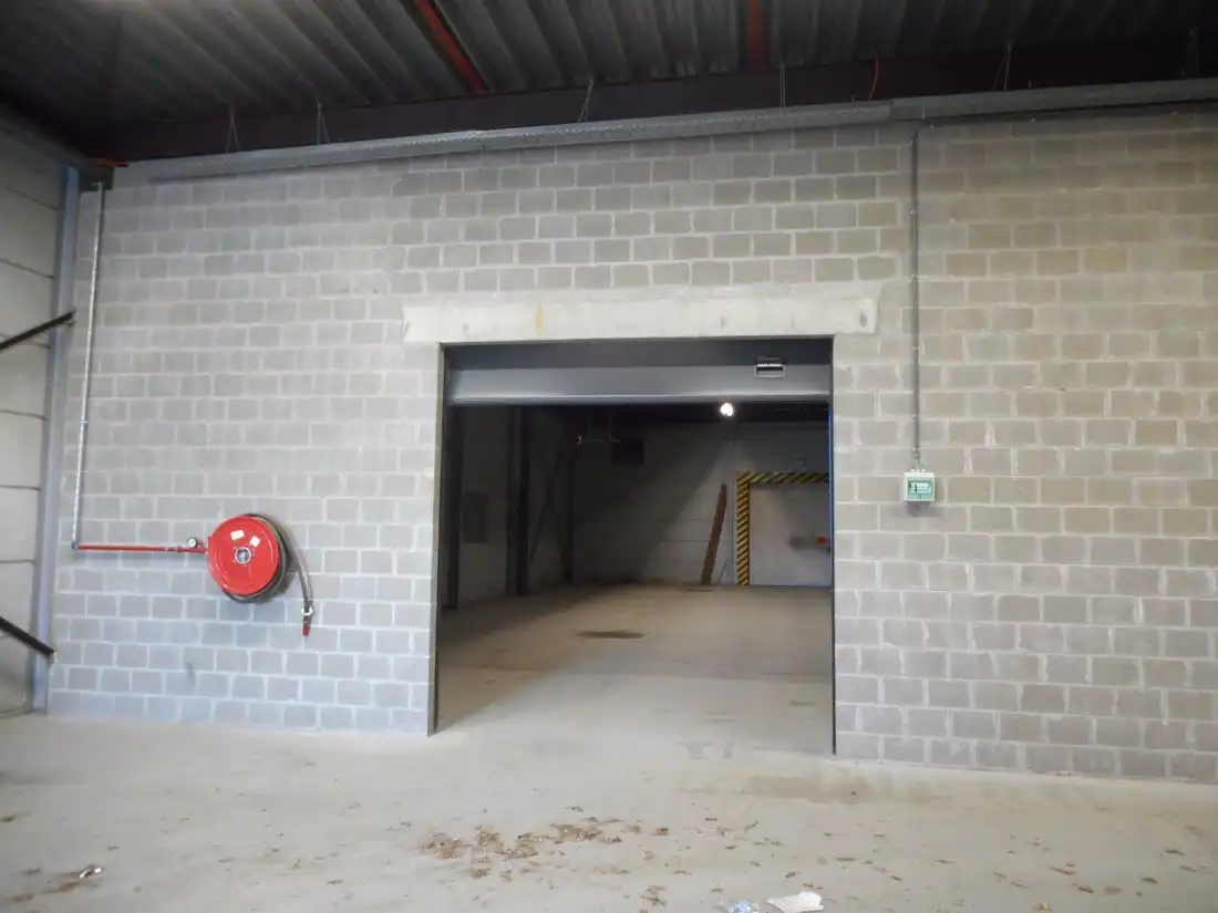 Strategisch gelegen magazijn of opslagruimte te Houthalen-Helchteren foto 6