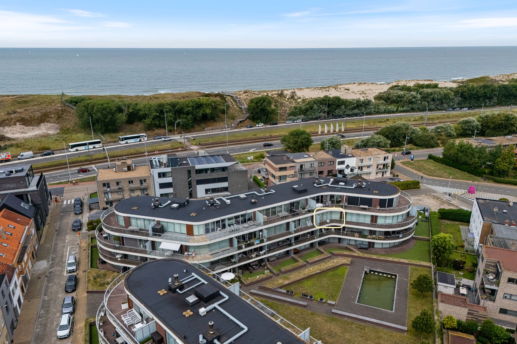 Ruim appartement met 2 terrassen en dubbele garage foto 16