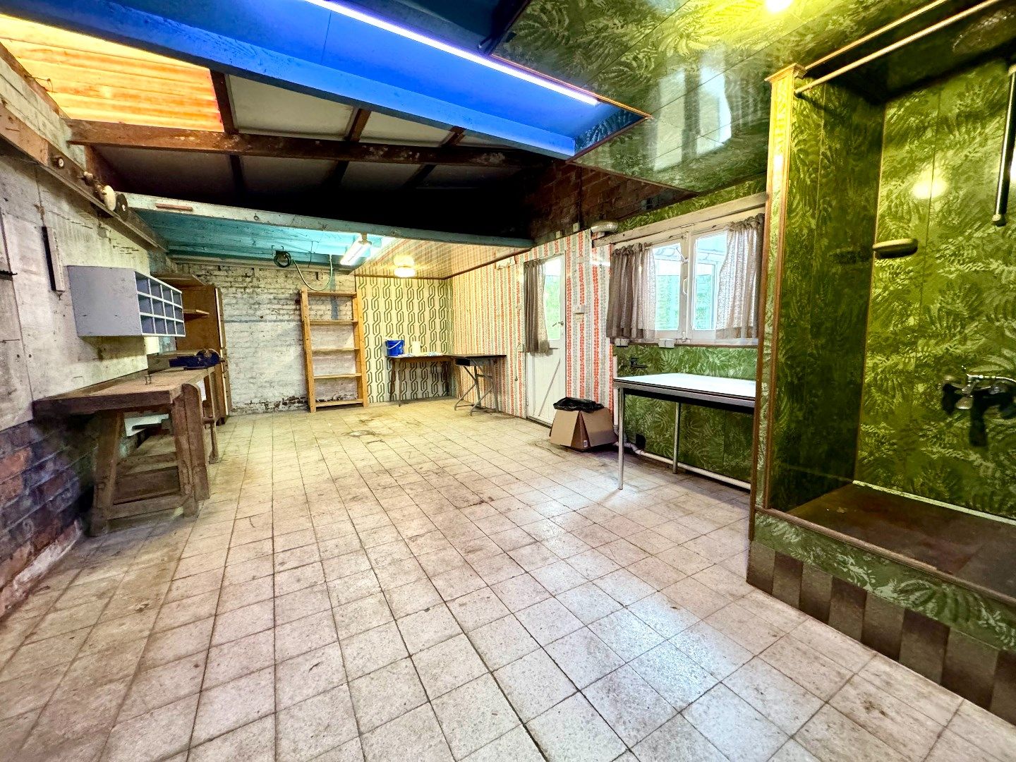TE RENOVEREN WONING MET 4 SLPKS, TUIN EN DUBBELE GARAGE foto 16
