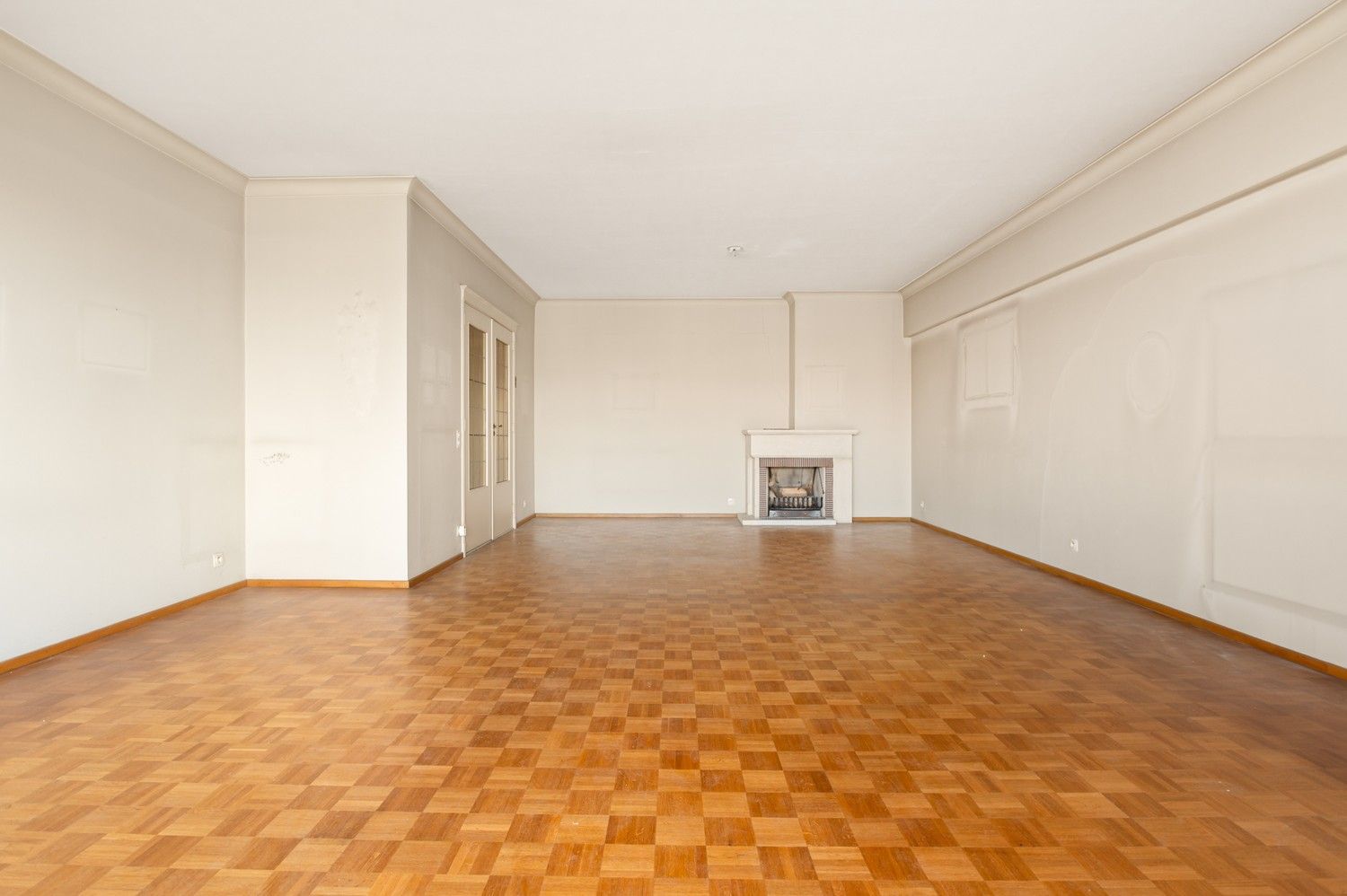 Te renoveren 3 slaapkamer appartement met prachtig uitzicht op de kathedraal in het centrum van Antwerpen! foto 6