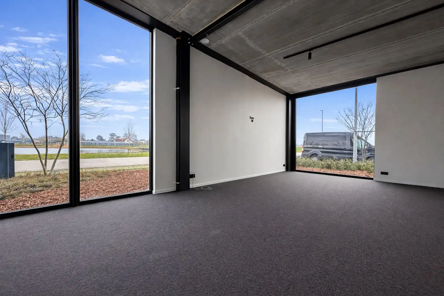 Instapklaar kantoor, all-in huren te Knokke foto 3